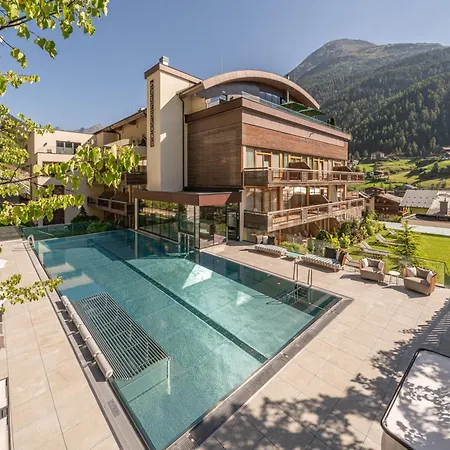 Bergland Design- Und Wellnesshotel-3