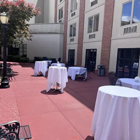 Doubletree By Hilton Bloomington-3