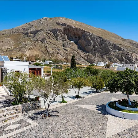 Birds Villa Apartments With Heated Pool - Including Car And Breakfast-2
