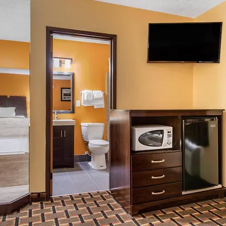 Quality Inn Grand Rapids Near Downtown-3