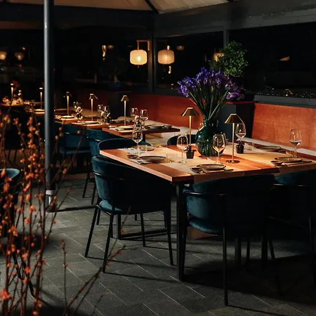 Hotel 77 Seventy-Seven - Maison D'Art Collection-2