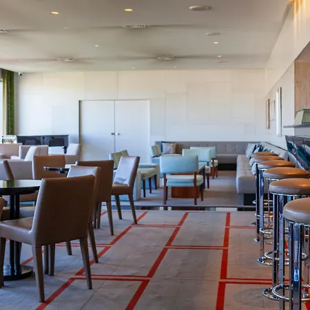 Hotel De Guimaraes Business & Spa-2