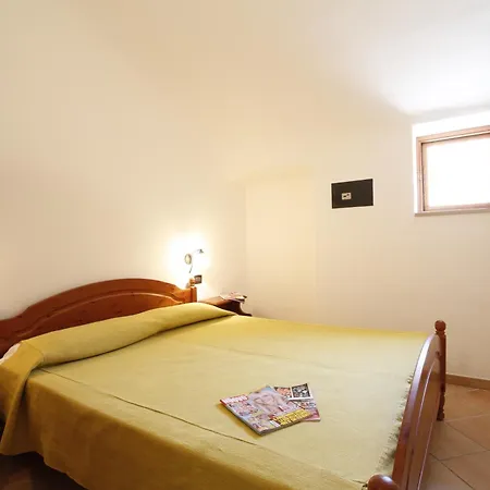 Baia Di Campi-3