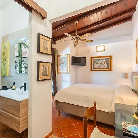 Guest House Villa Verde - Short Term Room Rentals-3