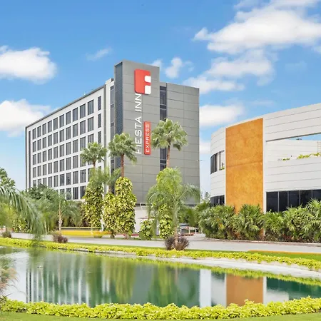 Fiesta Inn Express Cancun Cumbres-2