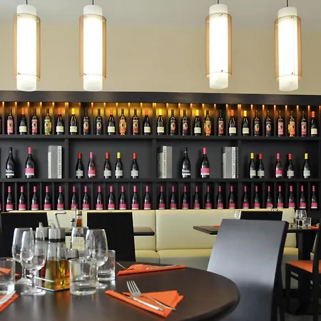 Ibis Girona-3