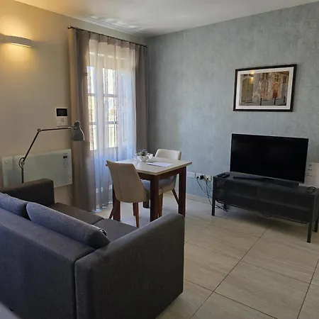 D Townhouse Boutique Suites-3