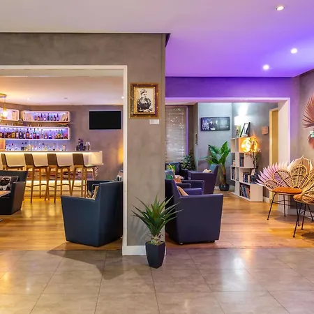 Ibis Styles Paris Tolbiac Bibliotheque-3