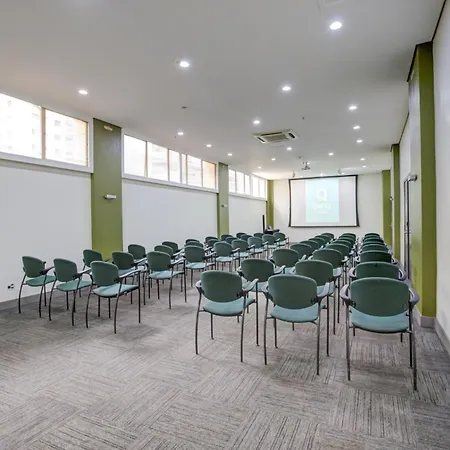 Quality Suites Alphaville-3