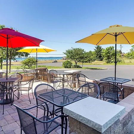 Sleep Inn & Suites Bay View Acme - Traverse City-2