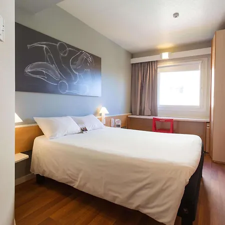 Ibis Elche-3