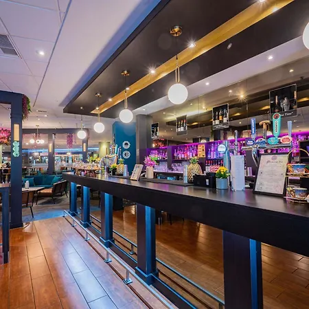 Novotel London West-3
