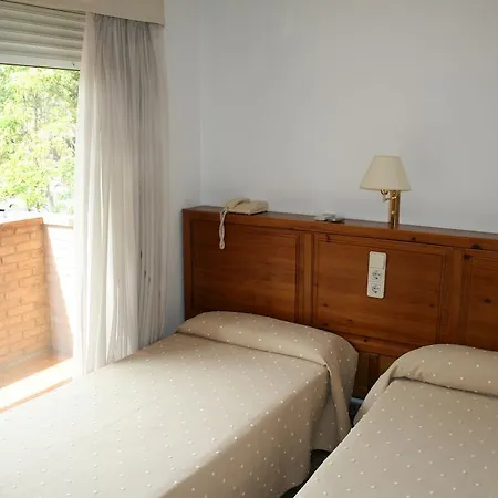 Hostal Puente de Piedra-3