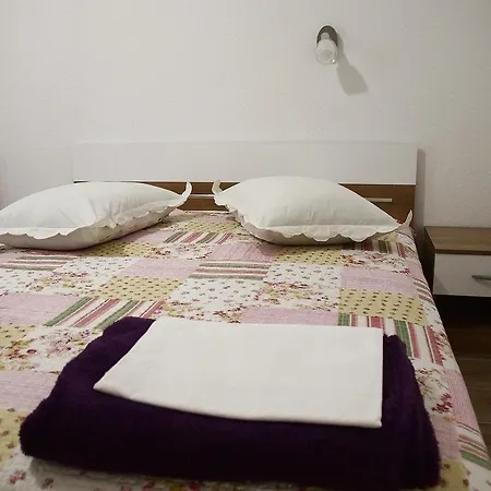 Apartments Pomalo-3