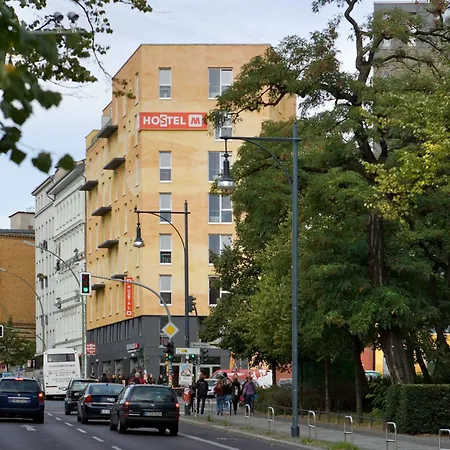 Meininger Hotel Berlin Alexanderplatz-2