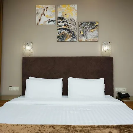 Crystal Hotel-3