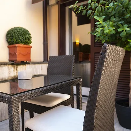 Intown Luxury House-3