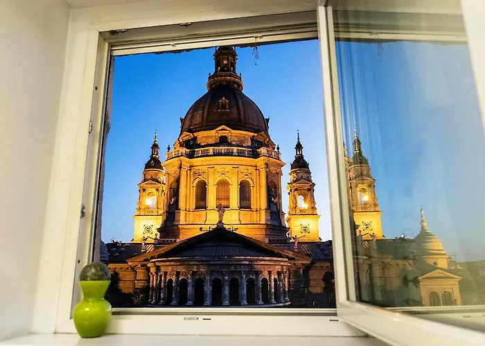 Helena With View On St. Stephan'S Basilica