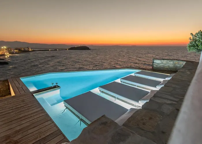 Airport Hotel: Iliada Suites (Adults Only)