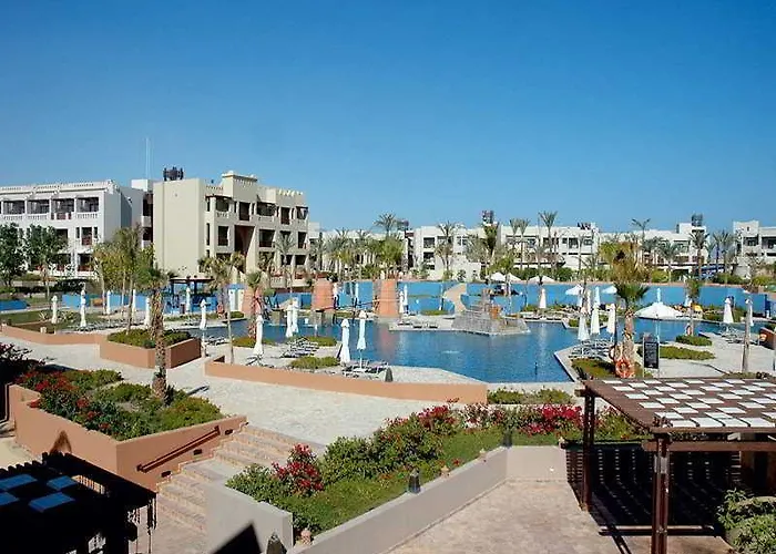 Crowne Plaza Resort Sahara Sands