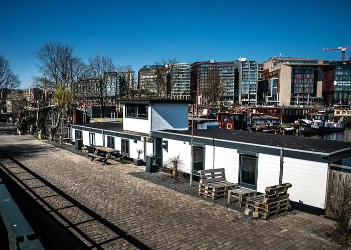 Houseboat-