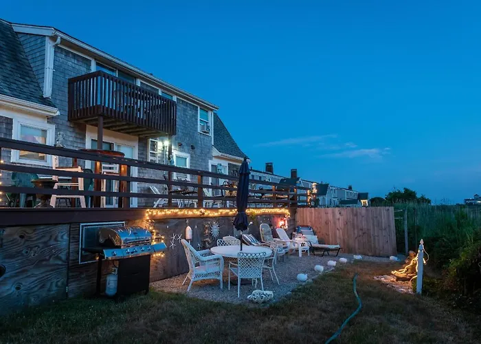 Resort: A Cape Cod Ocean Manor Inn
