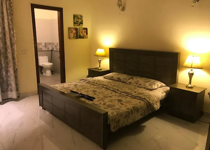 1 Bed House - Sleeps 2 - Pets - Parking - Wifi