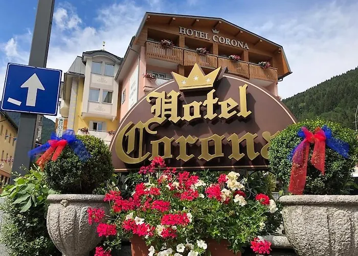 Hotel Corona Pinzolo Wellness Dolomite&Family