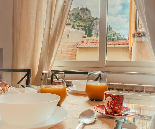 Hotel vicino al College: Taormina Apartments