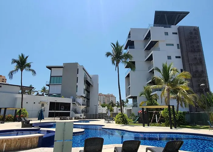 Hotel near College: Manzara Resort