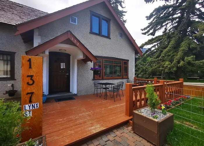 Riverfront Estate Bed&Breakfast