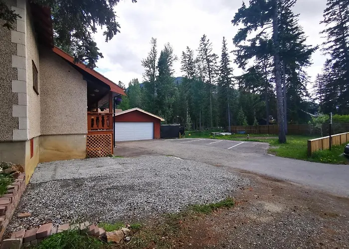 Riverfront Estate Bed&Breakfast