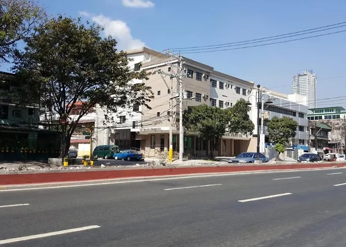 Governor Forbes Inn