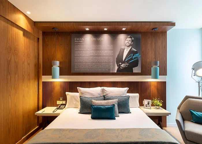 Hotel de 4 estrellas: Hotel Zinema7