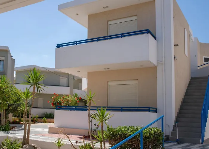 Hotel with pool: Marie Κelly Apartments