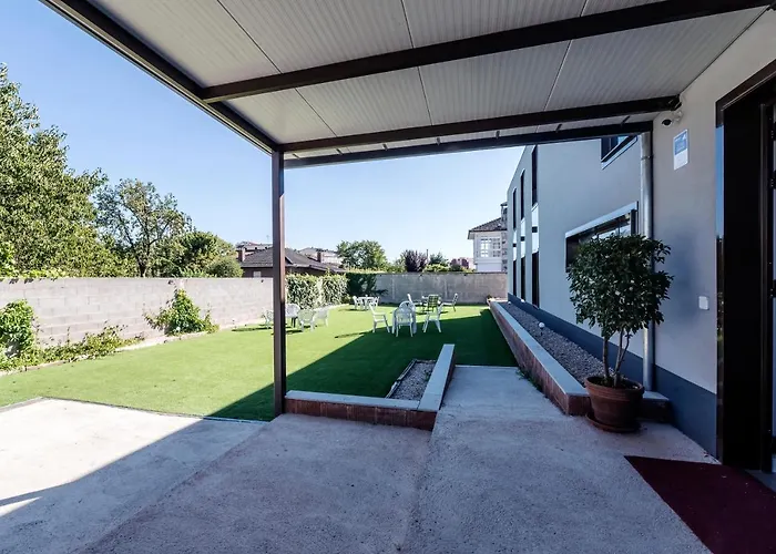 Hotel cerca del colegio: Albergue Santiago 15 Monforte