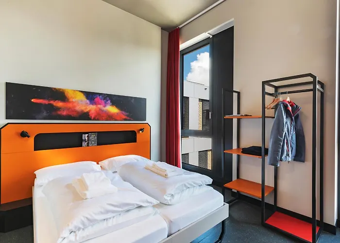 Resort: Meininger Hotel Geneve Centre Charmilles