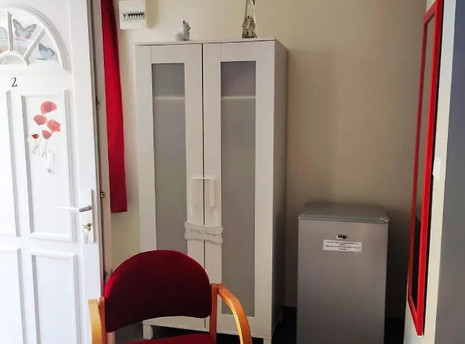 Hotel Les Coquelicots à Montrouge