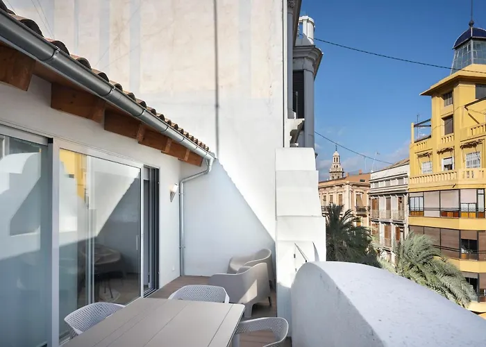 Hotel cerca del colegio: Total Valencia Ayuntamiento