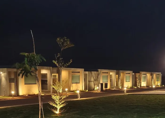 Vama Retreats