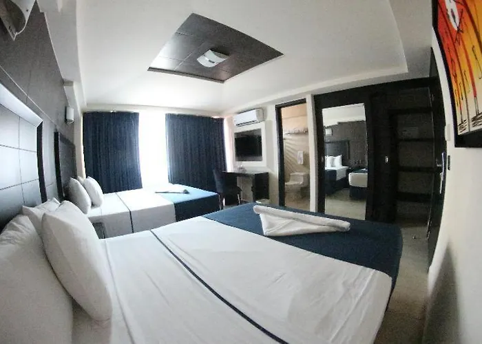 Centraal gelegen hotel: Hotel Portonovo Plaza Malecon