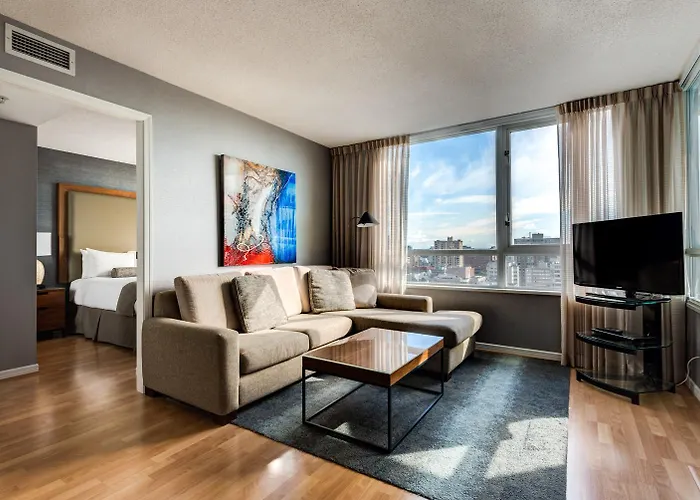 Hotel de 4 estrellas: Carmana Plaza