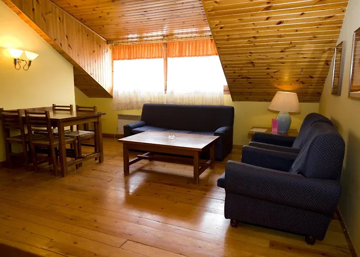 Hotel cerca del colegio: Apartamentos Pessets Adelaida