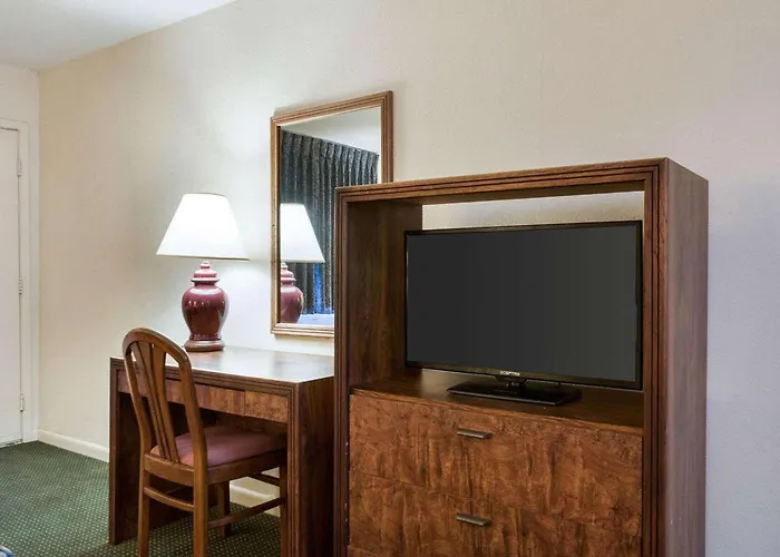 Cheap hotels Rodeway