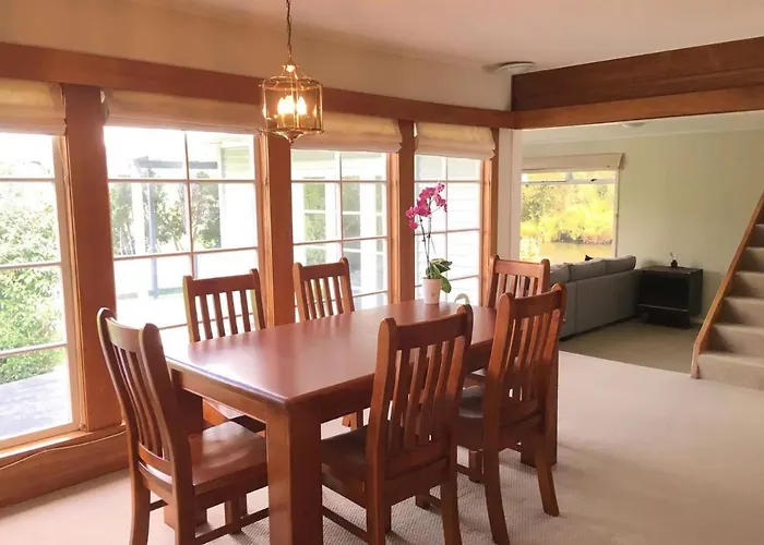 Vacation rental: Riverside Lodge