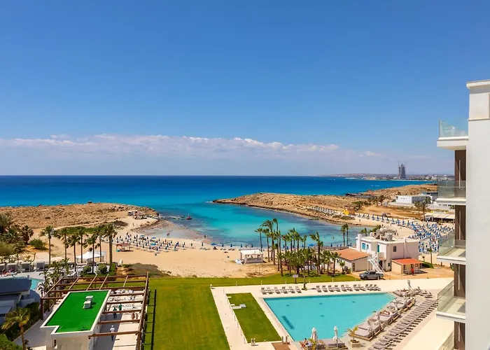 Beach hotel: Chrysomare Beach Hotel & Resort