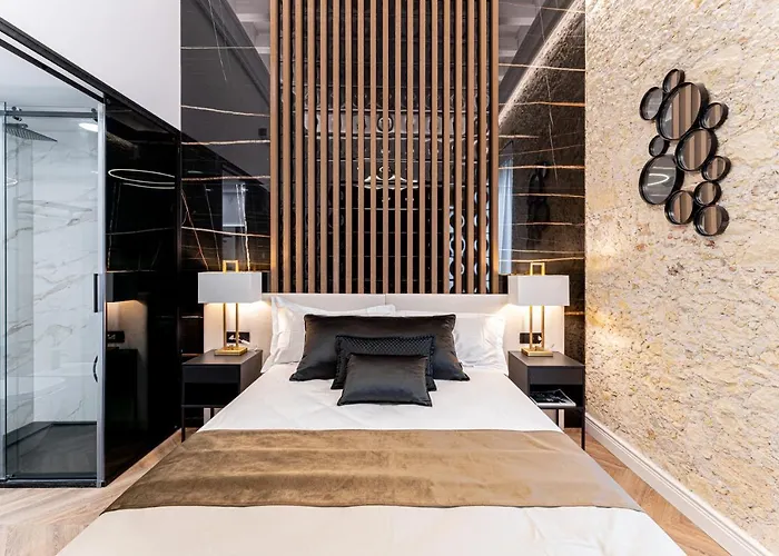 Hotel Jacuzzi: Nero Luxury Suites