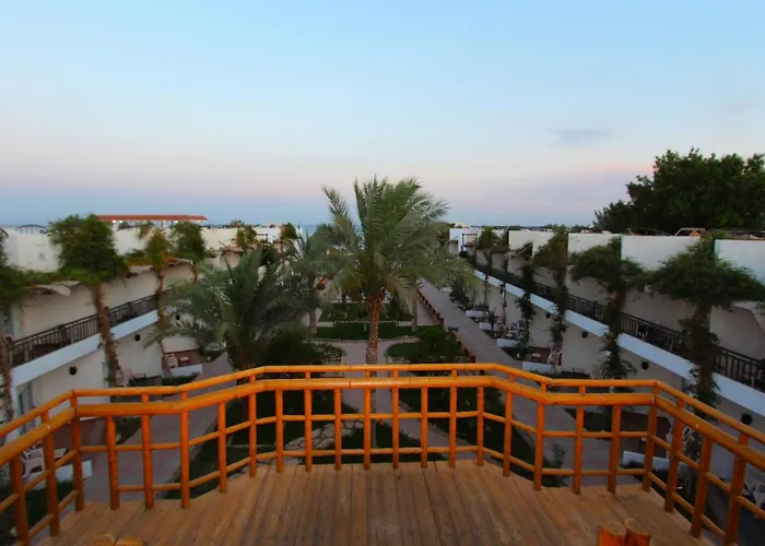 Hotel near College: Panda Resort