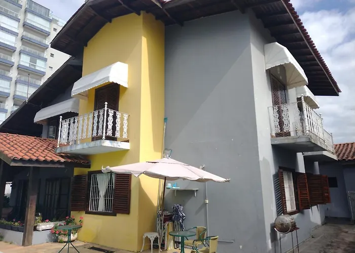 Hostel Lê Castelle