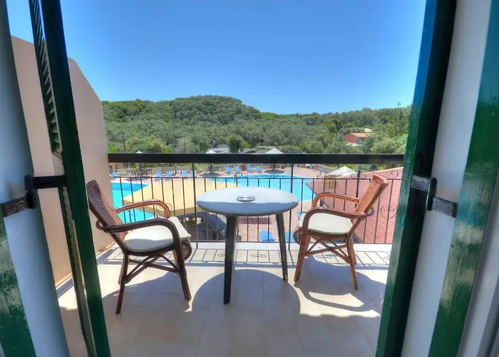 3 star hotel: Mermaid Pool Studios And Bar